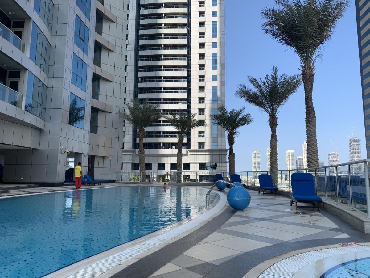 Hostel Torch 77 Dubai Exterior foto